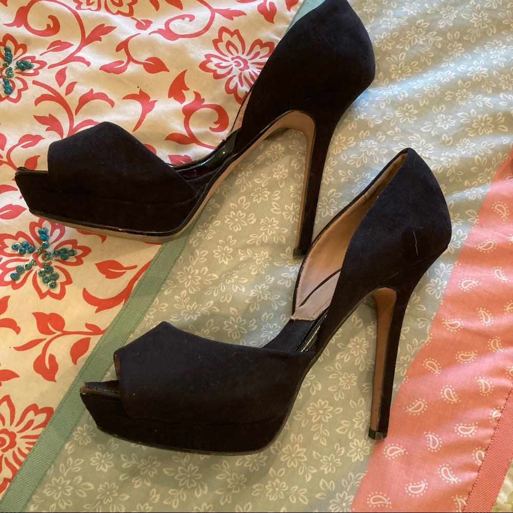 Zara Sz 39 (8.5) gorgeous black suede D’Orsay pumps